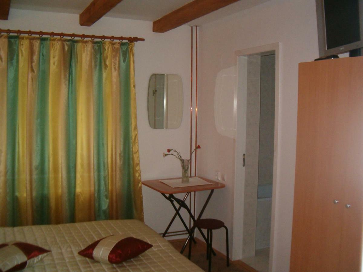 Casa Alexandru Hotel อาซูกา ภายนอก รูปภาพ